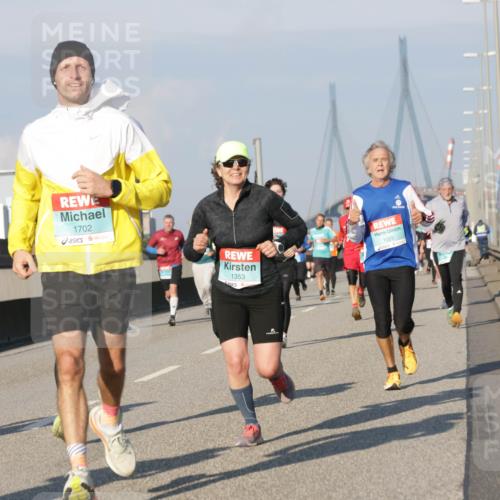 03.10.2025 - Köhlbrandbrückenlauf Jannik Wohlers http://msf.ph/oto/9102176 03.10.2025 09:49:25 Position 3 1702, 1353, 1025 meine-sportfotos.de