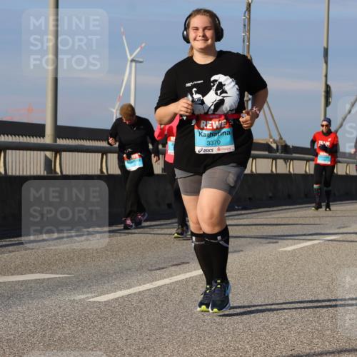 03.10.2025 - Köhlbrandbrückenlauf Strokosch-Dieckow http://msf.ph/oto/9102178 03.10.2025 10:08:24 Position 2 3370, 2394 meine-sportfotos.de
