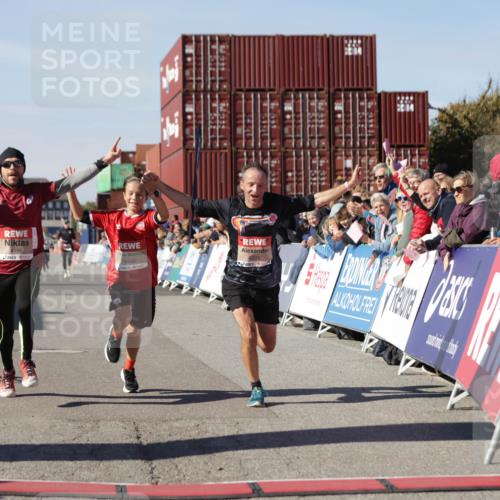 03.10.2025 - Köhlbrandbrückenlauf Jannik Wohlers http://msf.ph/oto/9102202 03.10.2025 12:57:21 Ziel 4150, 4186, 4251, 5699, 5926, 6015, 6629, 6819 meine-sportfotos.de