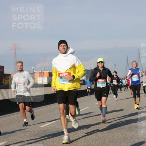 03.10.2025 - Köhlbrandbrückenlauf Jannik Wohlers http://msf.ph/oto/9102211 03.10.2025 09:49:26 Position 3 1543, 1702, 1353 meine-sportfotos.de