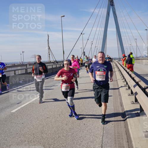 03.10.2025 - Köhlbrandbrückenlauf Michael Burmester http://msf.ph/oto/9102212 03.10.2025 12:47:18 Position 2 5804, 361 meine-sportfotos.de