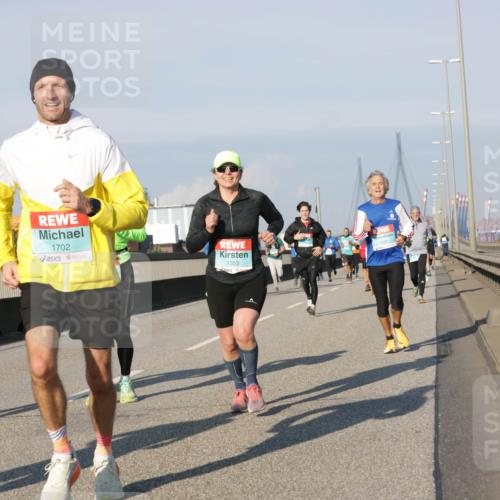 03.10.2025 - Köhlbrandbrückenlauf Jannik Wohlers http://msf.ph/oto/9102233 03.10.2025 09:49:26 Position 3 3802, 1702, 1353 meine-sportfotos.de