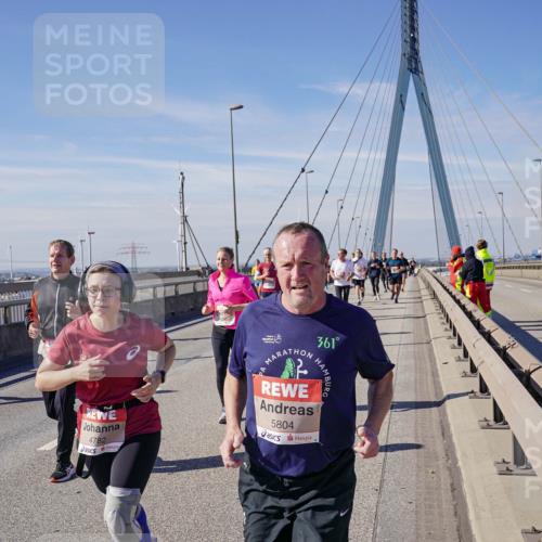 03.10.2025 - Köhlbrandbrückenlauf Michael Burmester http://msf.ph/oto/9102251 03.10.2025 12:47:19 Position 2 4782, 5804, 361 meine-sportfotos.de