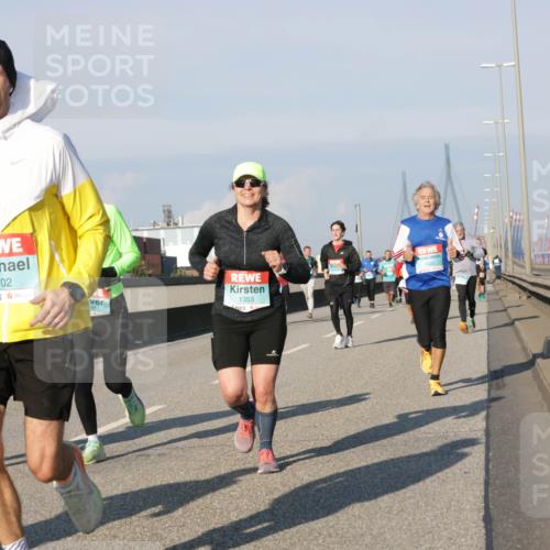 03.10.2025 - Köhlbrandbrückenlauf Jannik Wohlers http://msf.ph/oto/9102261 03.10.2025 09:49:27 Position 3 3802, 1702, 1353 meine-sportfotos.de
