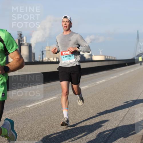 03.10.2025 - Köhlbrandbrückenlauf Lena Gebhardt http://msf.ph/oto/9102271 03.10.2025 09:37:10 Position 2 2702, 1174 meine-sportfotos.de