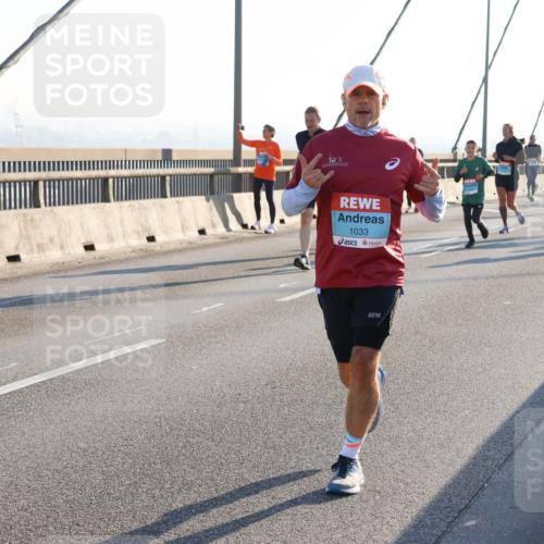 03.10.2025 - Köhlbrandbrückenlauf Strokosch-Dieckow http://msf.ph/oto/9102287 03.10.2025 09:23:46 Position 1 11, 1033 meine-sportfotos.de