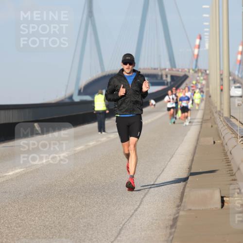 03.10.2025 - Köhlbrandbrückenlauf Lena Gebhardt http://msf.ph/oto/9102322 03.10.2025 09:37:22 Position 2  meine-sportfotos.de