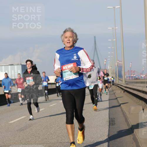 03.10.2025 - Köhlbrandbrückenlauf Jannik Wohlers http://msf.ph/oto/9102335 03.10.2025 09:49:28 Position 3 1025 meine-sportfotos.de