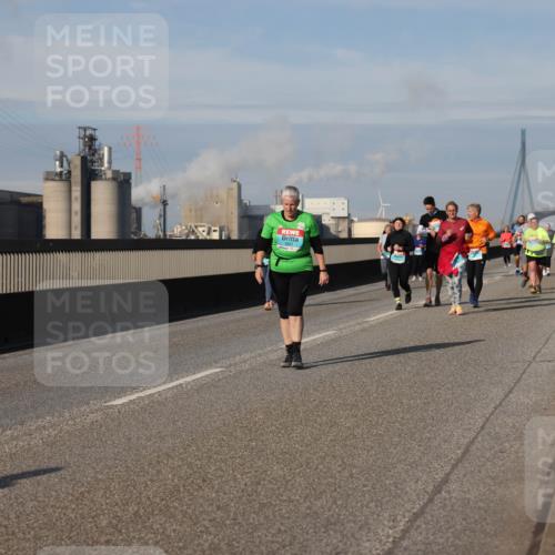 03.10.2025 - Köhlbrandbrückenlauf Lena Gebhardt http://msf.ph/oto/9102367 03.10.2025 10:11:55 Position 2  meine-sportfotos.de
