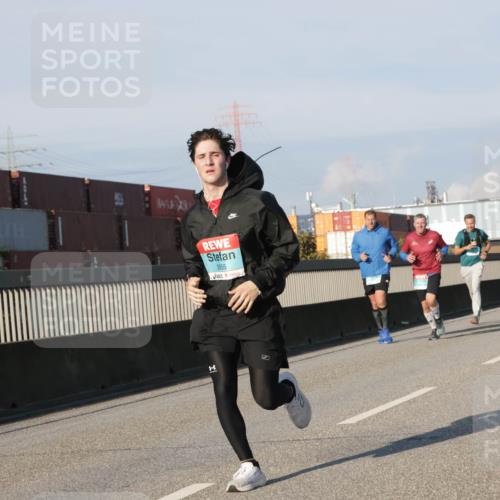 03.10.2025 - Köhlbrandbrückenlauf Jannik Wohlers http://msf.ph/oto/9102374 03.10.2025 09:49:31 Position 3 3655, 1073 meine-sportfotos.de