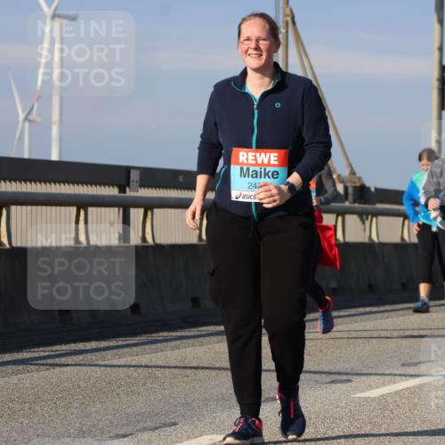 03.10.2025 - Köhlbrandbrückenlauf Strokosch-Dieckow http://msf.ph/oto/9102378 03.10.2025 10:08:42 Position 2 242 meine-sportfotos.de