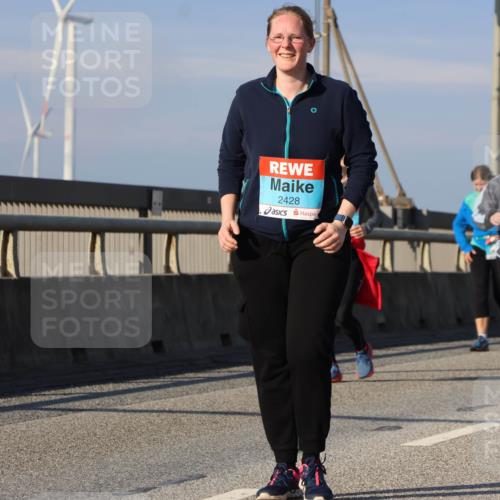 03.10.2025 - Köhlbrandbrückenlauf Strokosch-Dieckow http://msf.ph/oto/9102386 03.10.2025 10:08:42 Position 2 2428 meine-sportfotos.de