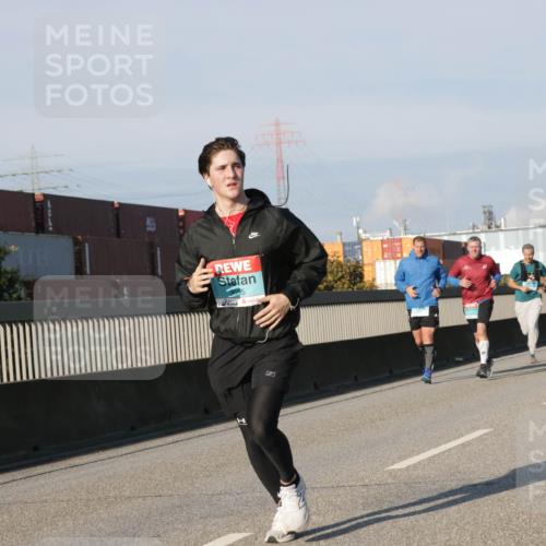 03.10.2025 - Köhlbrandbrückenlauf Jannik Wohlers http://msf.ph/oto/9102390 03.10.2025 09:49:31 Position 3 3655, 107 meine-sportfotos.de