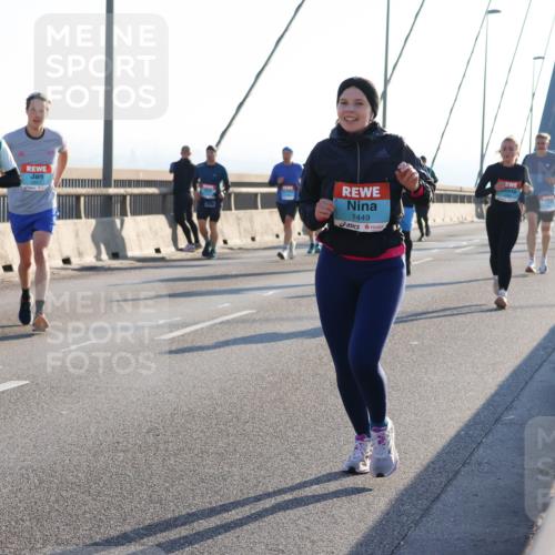 03.10.2025 - Köhlbrandbrückenlauf Strokosch-Dieckow http://msf.ph/oto/9102396 03.10.2025 09:24:07 Position 1 1449 meine-sportfotos.de