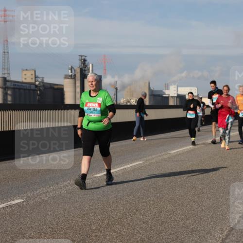 03.10.2025 - Köhlbrandbrückenlauf Lena Gebhardt http://msf.ph/oto/9102398 03.10.2025 10:11:57 Position 2 3621 meine-sportfotos.de