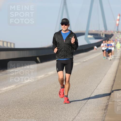 03.10.2025 - Köhlbrandbrückenlauf Lena Gebhardt http://msf.ph/oto/9102405 03.10.2025 09:37:24 Position 2  meine-sportfotos.de