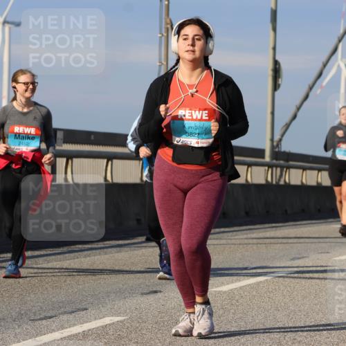 03.10.2025 - Köhlbrandbrückenlauf Strokosch-Dieckow http://msf.ph/oto/9102411 03.10.2025 10:08:45 Position 2 2452, 3822 meine-sportfotos.de