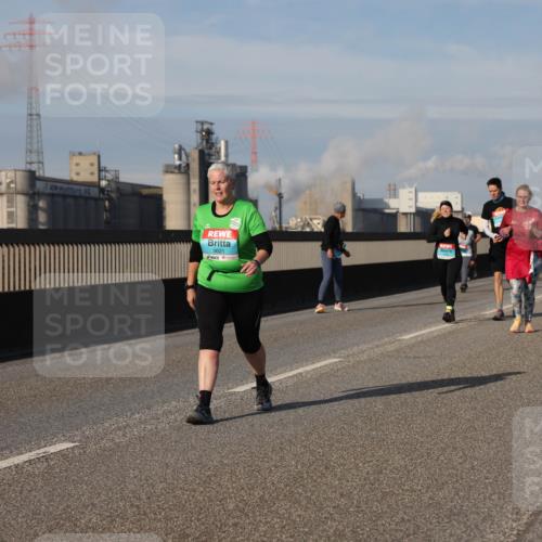 03.10.2025 - Köhlbrandbrückenlauf Lena Gebhardt http://msf.ph/oto/9102415 03.10.2025 10:11:57 Position 2 3621 meine-sportfotos.de
