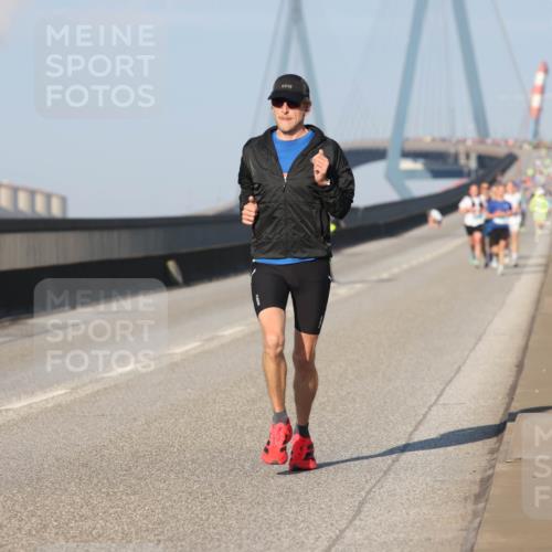 03.10.2025 - Köhlbrandbrückenlauf Lena Gebhardt http://msf.ph/oto/9102423 03.10.2025 09:37:24 Position 2  meine-sportfotos.de