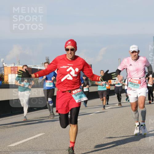 03.10.2025 - Köhlbrandbrückenlauf Jannik Wohlers http://msf.ph/oto/9102424 03.10.2025 09:49:33 Position 3 3117, 3353, 1321 meine-sportfotos.de