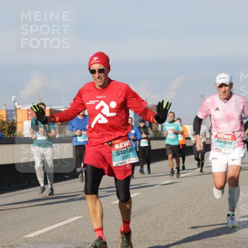 03.10.2025 - Köhlbrandbrückenlauf Jannik Wohlers http://msf.ph/oto/9102439 03.10.2025 09:49:34 Position 3 3353, 1321 meine-sportfotos.de