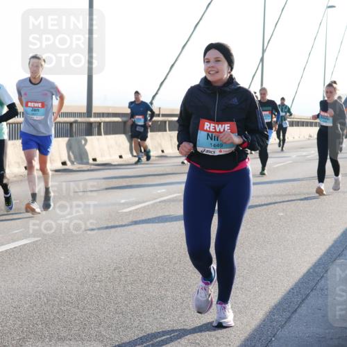 03.10.2025 - Köhlbrandbrückenlauf Strokosch-Dieckow http://msf.ph/oto/9102443 03.10.2025 09:24:07 Position 1 1449 meine-sportfotos.de