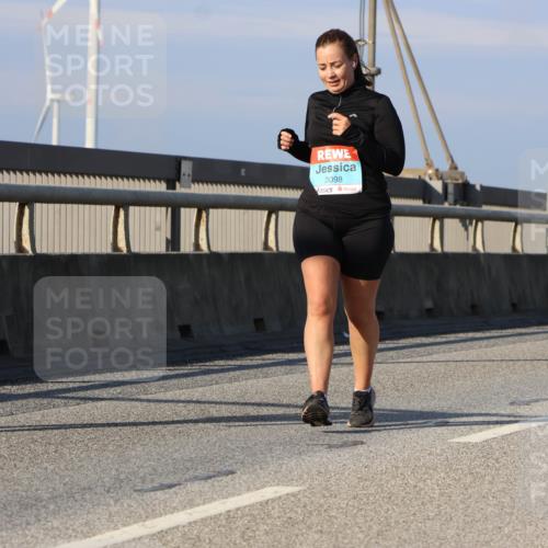 03.10.2025 - Köhlbrandbrückenlauf Strokosch-Dieckow http://msf.ph/oto/9102456 03.10.2025 10:08:51 Position 2 3098 meine-sportfotos.de