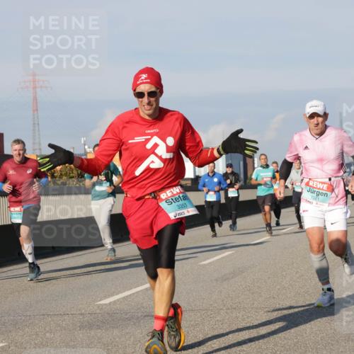 03.10.2025 - Köhlbrandbrückenlauf Jannik Wohlers http://msf.ph/oto/9102462 03.10.2025 09:49:34 Position 3 3353, 1321 meine-sportfotos.de