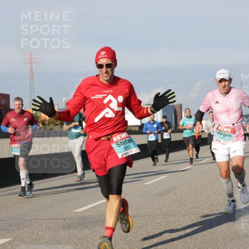 03.10.2025 - Köhlbrandbrückenlauf Jannik Wohlers http://msf.ph/oto/9102467 03.10.2025 09:49:34 Position 3 3353, 1321 meine-sportfotos.de