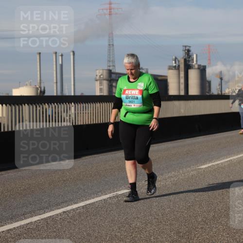 03.10.2025 - Köhlbrandbrückenlauf Lena Gebhardt http://msf.ph/oto/9102487 03.10.2025 10:11:58 Position 2 3621 meine-sportfotos.de
