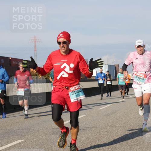 03.10.2025 - Köhlbrandbrückenlauf Jannik Wohlers http://msf.ph/oto/9102488 03.10.2025 09:49:34 Position 3 3353, 1321 meine-sportfotos.de