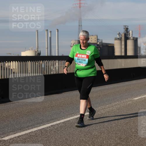 03.10.2025 - Köhlbrandbrückenlauf Lena Gebhardt http://msf.ph/oto/9102497 03.10.2025 10:11:58 Position 2 3621 meine-sportfotos.de