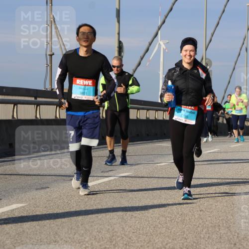 03.10.2025 - Köhlbrandbrückenlauf Strokosch-Dieckow http://msf.ph/oto/9102507 03.10.2025 10:08:54 Position 2 3801, 2795 meine-sportfotos.de