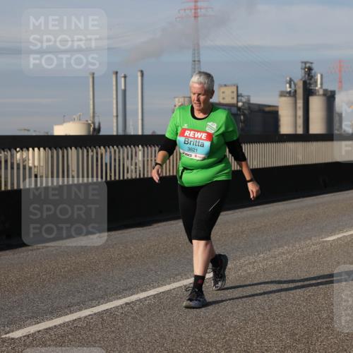 03.10.2025 - Köhlbrandbrückenlauf Lena Gebhardt http://msf.ph/oto/9102512 03.10.2025 10:11:58 Position 2 3621 meine-sportfotos.de