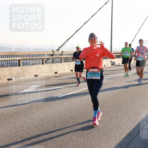03.10.2025 - Köhlbrandbrückenlauf Strokosch-Dieckow http://msf.ph/oto/9102523 03.10.2025 09:24:28 Position 1 1595 meine-sportfotos.de