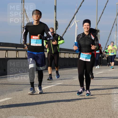 03.10.2025 - Köhlbrandbrückenlauf Strokosch-Dieckow http://msf.ph/oto/9102526 03.10.2025 10:08:54 Position 2 3801, 2795 meine-sportfotos.de
