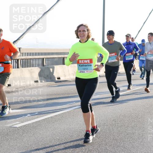 03.10.2025 - Köhlbrandbrückenlauf Strokosch-Dieckow http://msf.ph/oto/9102532 03.10.2025 09:24:34 Position 1 1622, 1312, 1245 meine-sportfotos.de