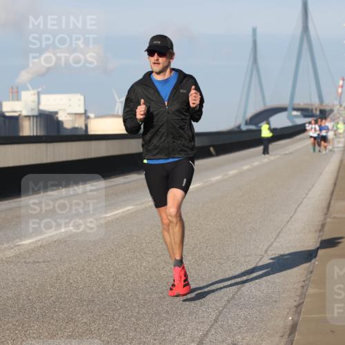 03.10.2025 - Köhlbrandbrückenlauf Lena Gebhardt http://msf.ph/oto/9102547 03.10.2025 09:37:26 Position 2  meine-sportfotos.de