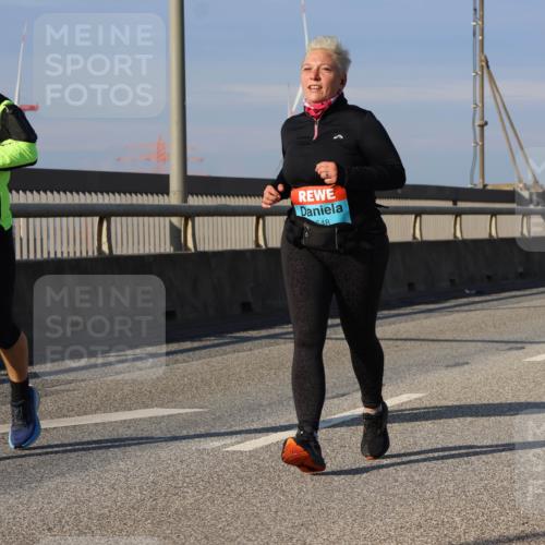 03.10.2025 - Köhlbrandbrückenlauf Strokosch-Dieckow http://msf.ph/oto/9102560 03.10.2025 10:08:59 Position 2 548 meine-sportfotos.de