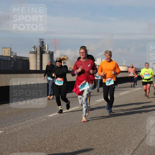 03.10.2025 - Köhlbrandbrückenlauf Lena Gebhardt http://msf.ph/oto/9102567 03.10.2025 10:12:00 Position 2 1988 meine-sportfotos.de