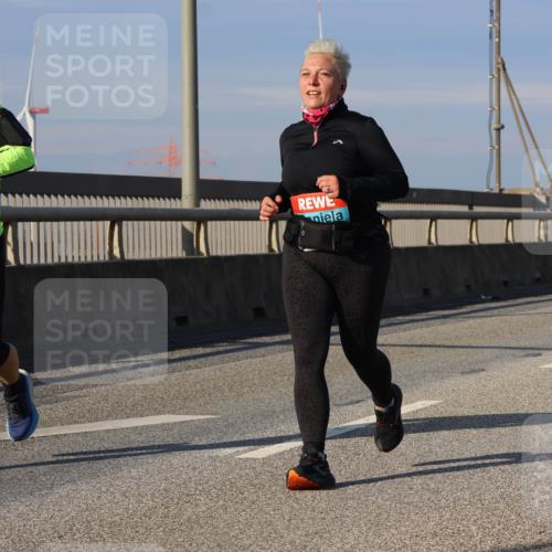 03.10.2025 - Köhlbrandbrückenlauf Strokosch-Dieckow http://msf.ph/oto/9102568 03.10.2025 10:08:59 Position 2  meine-sportfotos.de