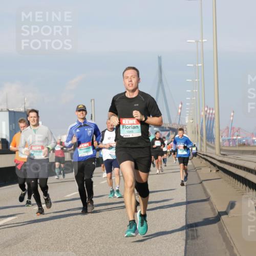 03.10.2025 - Köhlbrandbrückenlauf Jannik Wohlers http://msf.ph/oto/9102582 03.10.2025 09:49:37 Position 3 1141, 1045 meine-sportfotos.de