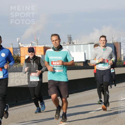 03.10.2025 - Köhlbrandbrückenlauf Jannik Wohlers http://msf.ph/oto/9102605 03.10.2025 09:49:38 Position 3 2944, 1457, 141, 3067, 3066 meine-sportfotos.de
