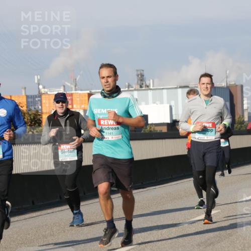 03.10.2025 - Köhlbrandbrückenlauf Jannik Wohlers http://msf.ph/oto/9102609 03.10.2025 09:49:38 Position 3 2944, 1457, 1141, 3067, 3066 meine-sportfotos.de