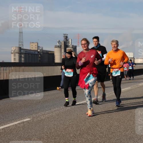 03.10.2025 - Köhlbrandbrückenlauf Lena Gebhardt http://msf.ph/oto/9102628 03.10.2025 10:12:01 Position 2 3552, 1988, 24 meine-sportfotos.de