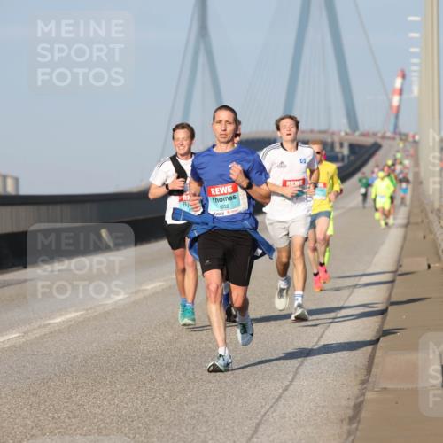 03.10.2025 - Köhlbrandbrückenlauf Lena Gebhardt http://msf.ph/oto/9102631 03.10.2025 09:37:39 Position 2 1032, 7 meine-sportfotos.de