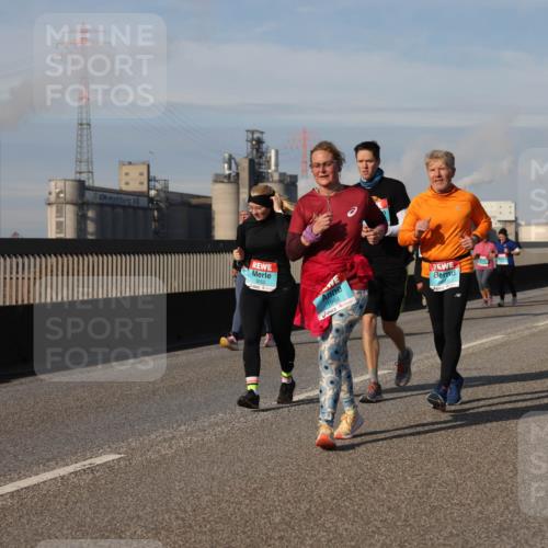 03.10.2025 - Köhlbrandbrückenlauf Lena Gebhardt http://msf.ph/oto/9102638 03.10.2025 10:12:01 Position 2 3552, 1988 meine-sportfotos.de