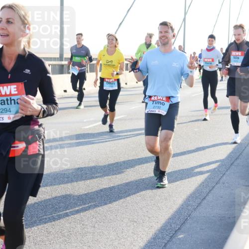 03.10.2025 - Köhlbrandbrückenlauf Strokosch-Dieckow http://msf.ph/oto/9102641 03.10.2025 09:24:40 Position 1 1294, 1623, 3, 10, 2013, 2732, 1134 meine-sportfotos.de