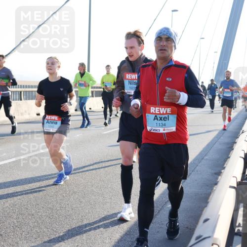 03.10.2025 - Köhlbrandbrückenlauf Strokosch-Dieckow http://msf.ph/oto/9102663 03.10.2025 09:24:42 Position 1 3333, 1242, 1623, 1134 meine-sportfotos.de