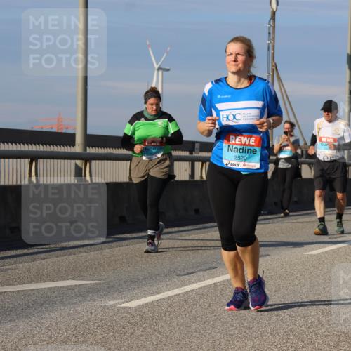 03.10.2025 - Köhlbrandbrückenlauf Strokosch-Dieckow http://msf.ph/oto/9102680 03.10.2025 10:09:13 Position 2 2520 meine-sportfotos.de